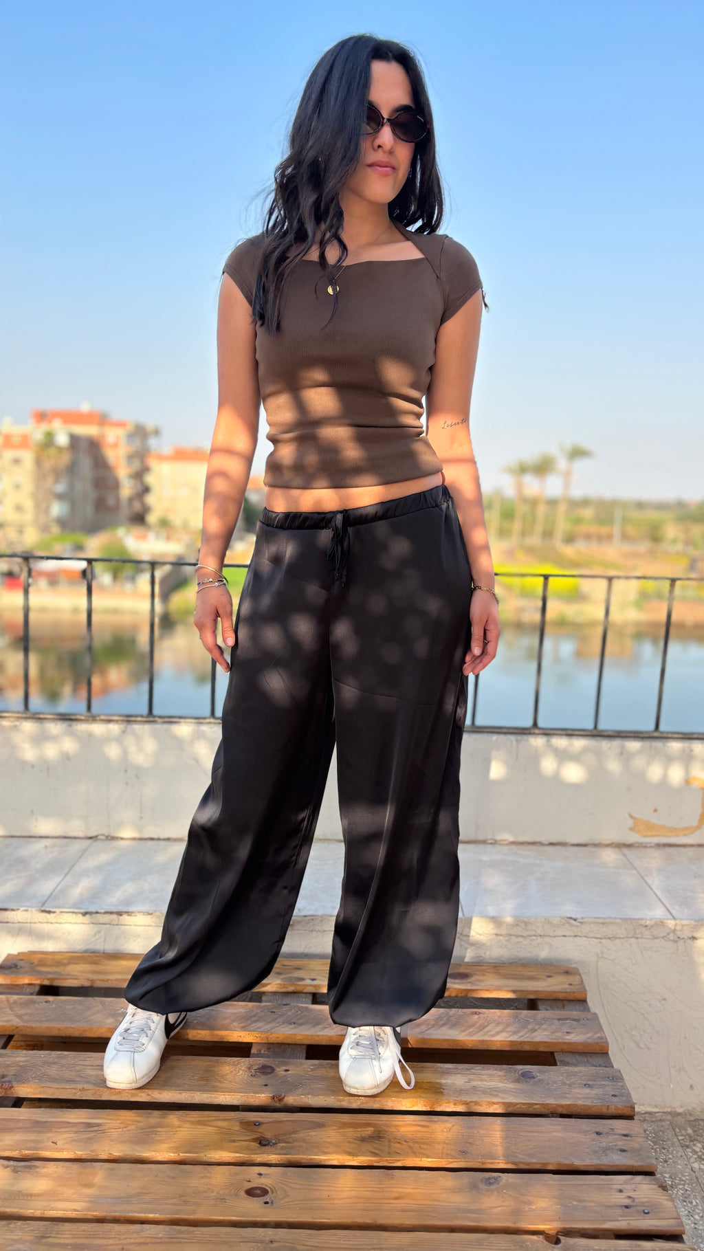 The Sarouel Satin Pants - Brown