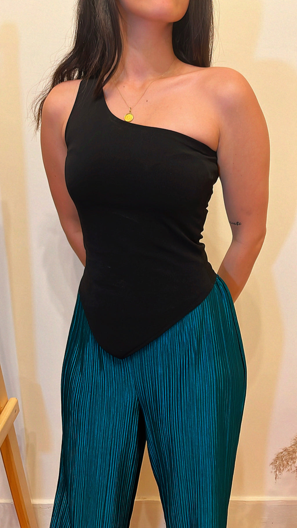 Shoulder Tank Top